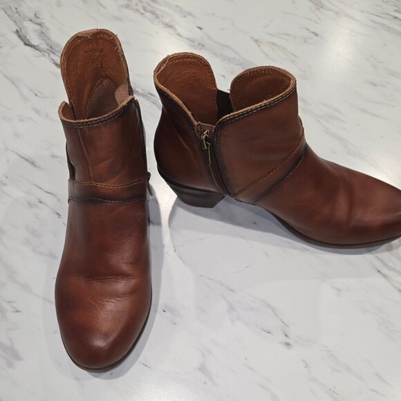 Cute Fall Bootie - Picture 4 of 7